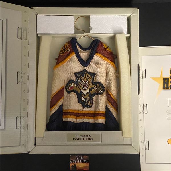 FLORIDA PANTHERS STAR HANGER MEDIUM HOME JERSEY (ref5024)