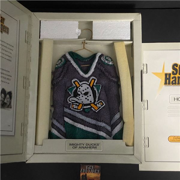 MIGHTY DUCKS OF ANAHEIM STAR HANGER MEDIUM AWAY JERSEY (ref5025)