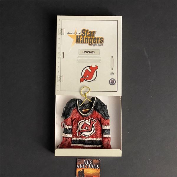 NEW JERSEY DEVILS STAR HANGER SMALL RED JERSEY (ref5204)