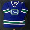 Image 1 : VANCOUVER CANUCKS LIGHTLY USED YOUTH JERSEY
