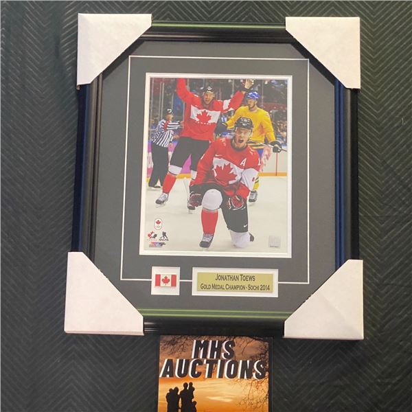 JONATHAN TOEWS FRAMEWORTH 8X10 2014 TEAM CANADA OLYMPICS PIN & PLATE FIST PUMP