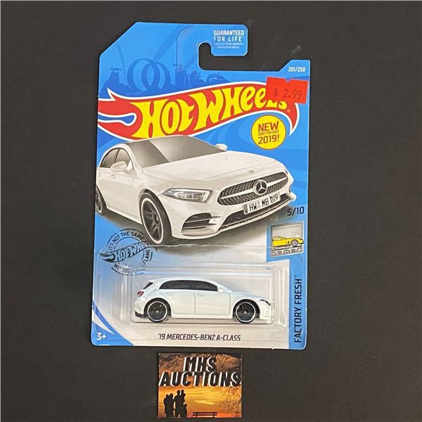 HOT WHEELS '19 MERCEDE-BENZ A-CLASS 1/64TH SCALE (ref29)