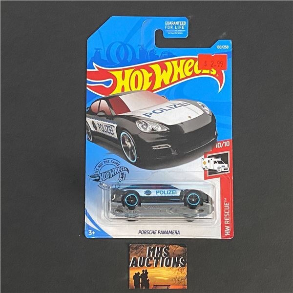 HOT WHEELS PORSCHE PANAMERA 1/64TH SCALE (ref83)