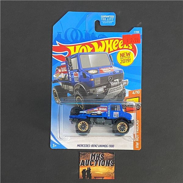 HOT WHEELS MERCEDES-BENZ UNIMOG 1300 1/64TH SCALE (ref100)