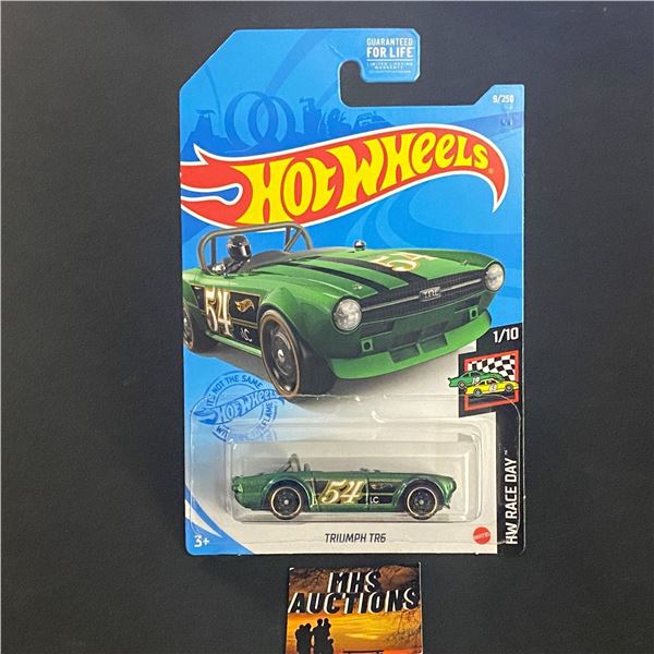 HOT WHEELS TRIUMPH TR6 1/64TH SCALE (ref1077)