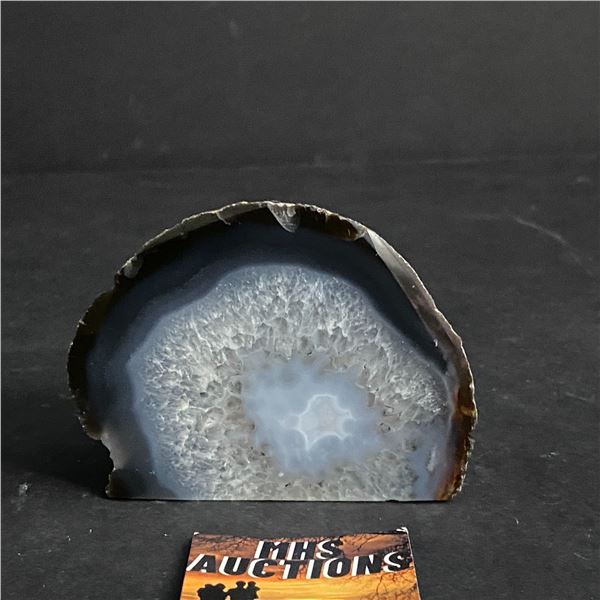 AGATE POLISHED ONE SIDE CRYSTAL ROCK