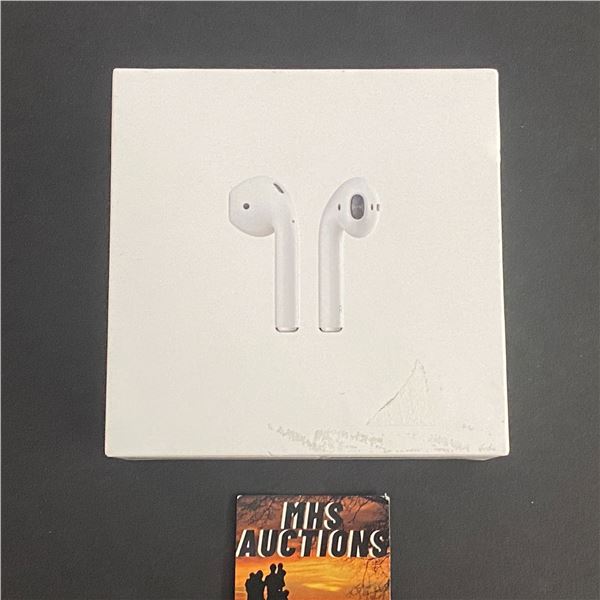 APPLE AIRPODS 1ST GEN LIKE NEW IN WORKING ORDER