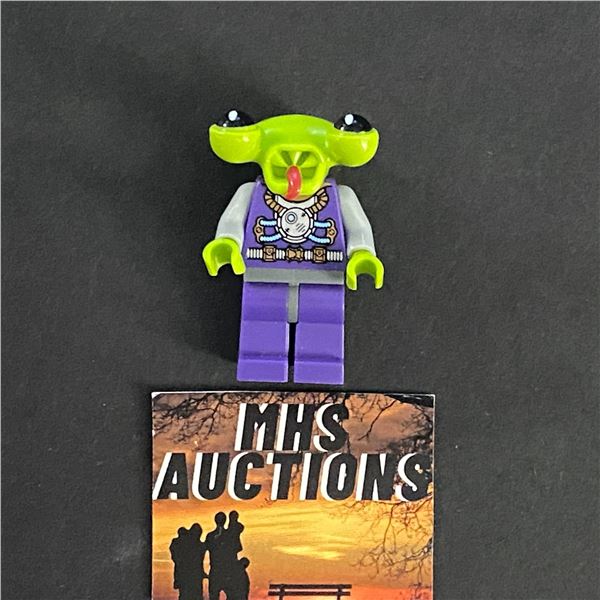 LEGO MINI FIGURE ALIEN (ref3)