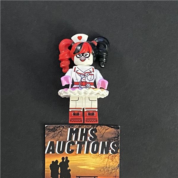 LEGO MINI FIGURE HARLEY QUINN WITH ACCESSORIES (ref19)