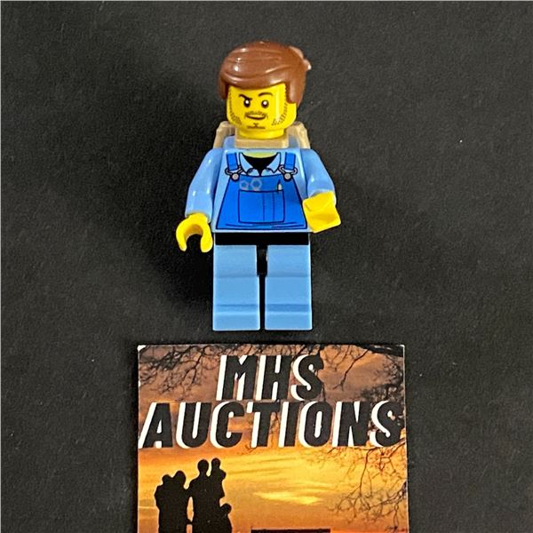 LEGO MINI FIGURE WITH ACCESSORIES (ref30)