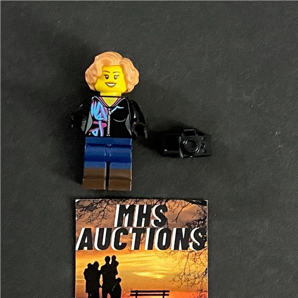 LEGO MINI FIGURE WITH ACCESSORIES (ref44)