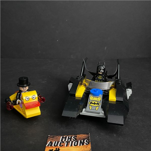 LEGO DC BATMAN BATBOAT THE PENGUIN PUSUIT INCLUDES MINI FIGURES