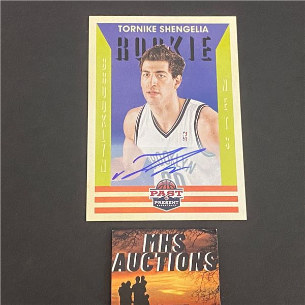 TORNIKE SHENGELIA BROOKLYN NETS AUTOGRAPH CARD (ref2286)