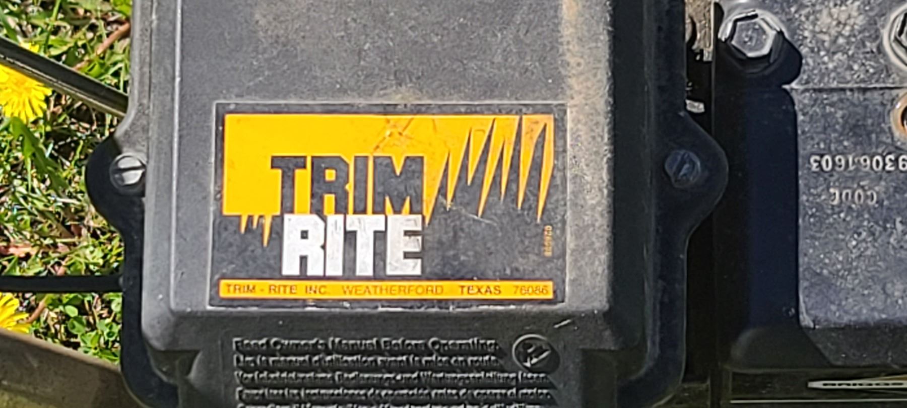 Trim Rite Edger TRIM RITE EDGE TRIMMER WITH 3.5 BRIGGS & STRATTON ENGINE
