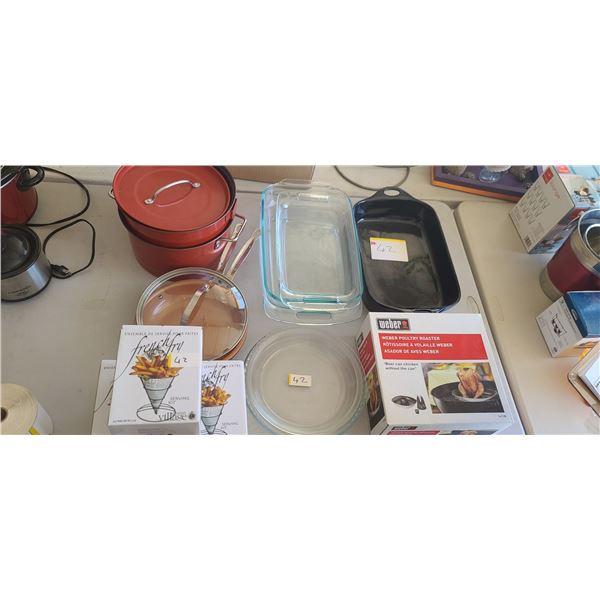 LARGE QTY OF PYREX COOKWARE, FRENCH FRY HOLDERS, PANS AND CHICKEN ROASTER