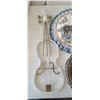 Image 8 : MOOSE CLOCK, PAINTED GOLD PANNING PANS, DECORATIVE VIOLIN