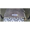 Image 1 : BOX OF 12 X 12 FLOOR TILE