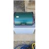 Image 2 : PORTABLE PROPANE BBQ AND BOX