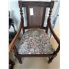 Image 1 : Antique chair cat C