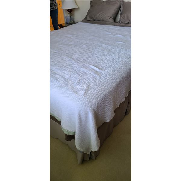 Queen Size Bed Cat C