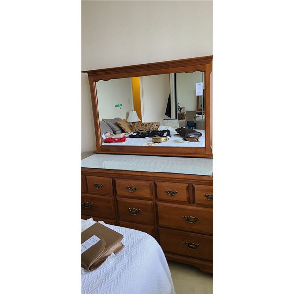 Vilas Maple Dressing Table and Mirror Cat C