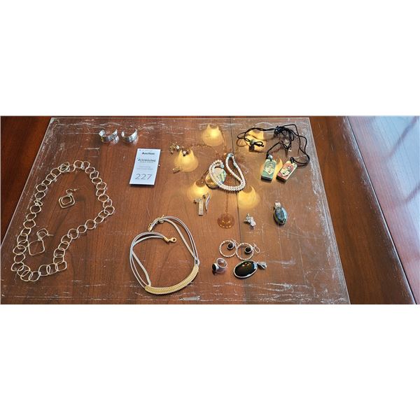 Gold, Sterling & Costume Jewelry. Cat A