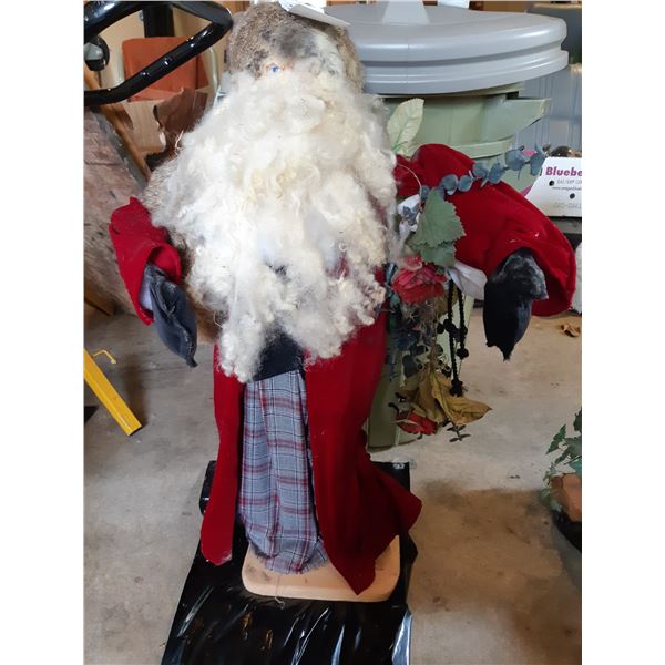 Santa On Stand Cat D