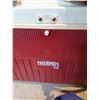 Image 11 : Thermos Cooler & Lifejackets Cat D