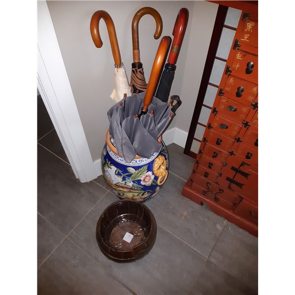 Umbrellas, Planters cat A