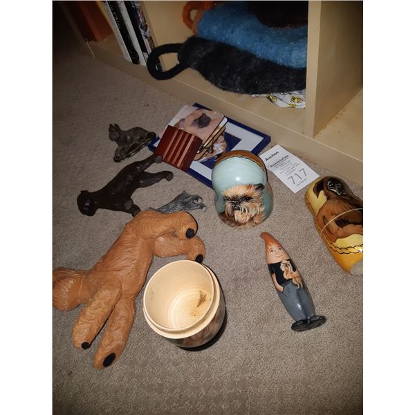 Dog Themed Purses, Russian figures cat A