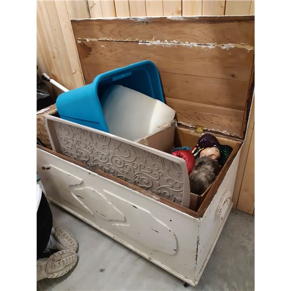 Antique Cedar Chest Cat C