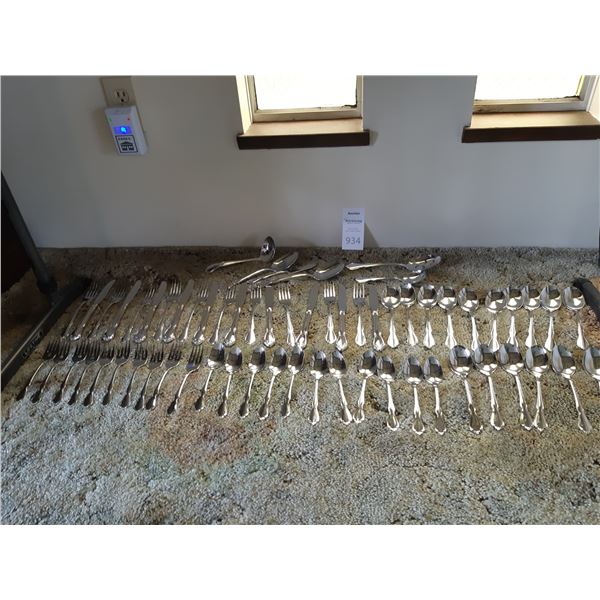 Oneida Delux Flatware Cat A