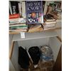 Image 6 : Cookbooks & Granite Ware Cat A