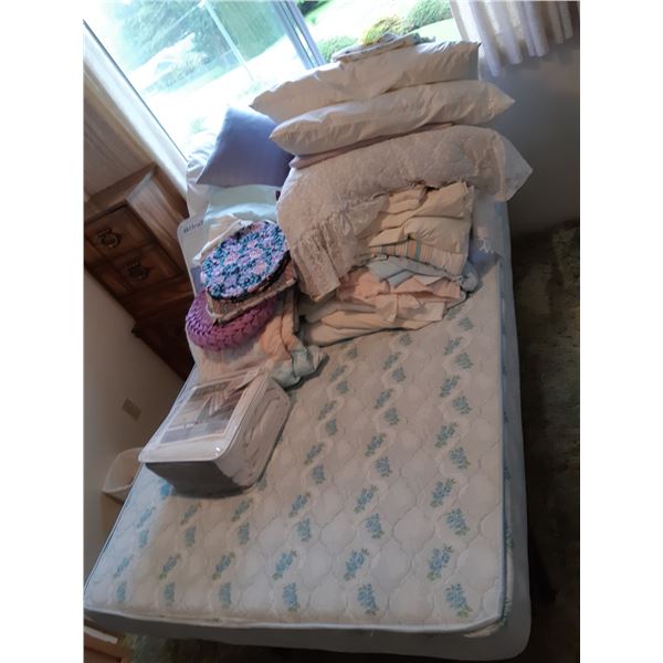 Double Bed and Bedding cat C