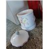 Image 12 : Kitchen Servingware, &  more cat B