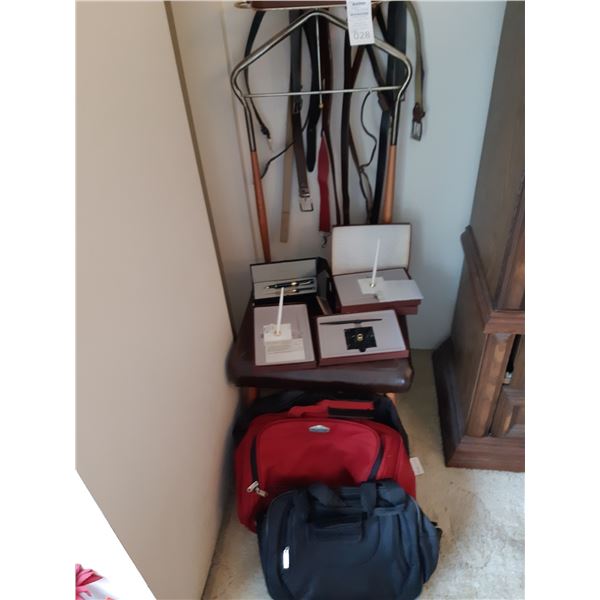 Cloths Valet, belts, pen sets cat B