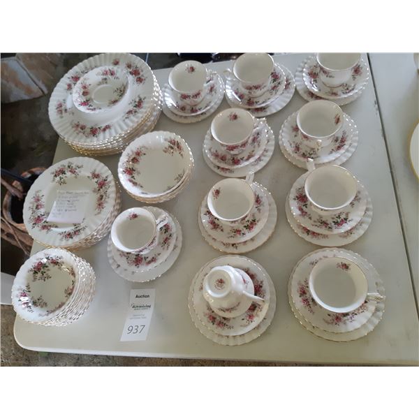 Royal Albert Lavender Rose Cat A