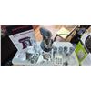 Image 17 : KITCHEN AID PROLINE TILT-HEAD STAND MIXER 5QUARTZ - 4.7LTR. COMES WITH  ATTACHEMENTS SUCH AS: POUR
