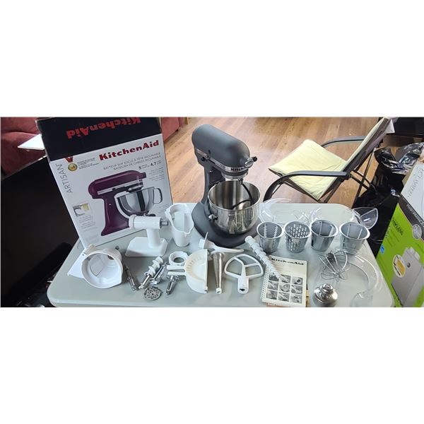 KITCHEN AID PROLINE TILT-HEAD STAND MIXER 5QUARTZ - 4.7LTR. COMES WITH  ATTACHEMENTS SUCH AS: POUR