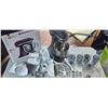 Image 8 : KITCHEN AID PROLINE TILT-HEAD STAND MIXER 5QUARTZ - 4.7LTR. COMES WITH  ATTACHEMENTS SUCH AS: POUR