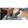 Image 2 : LAUREL AND HARDY FIGURINE DECORATION 2' X  X 6' X 17'
