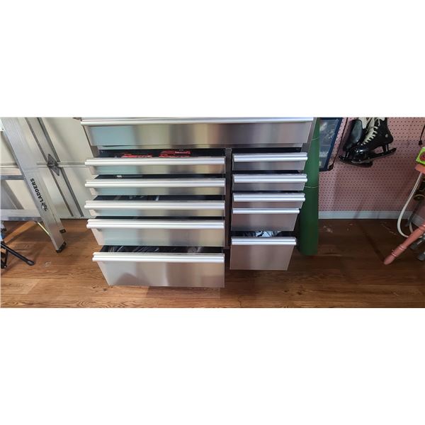 PRORACER SERIES WHEELED TOOL BOX WITH 11 DRAWERS