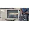 Image 1 : SYMPHONIC 20"FLAT TV. PLEASE NOTE IT HAS A FLAT SCREEN HOWEVER IT IS A BOX TV