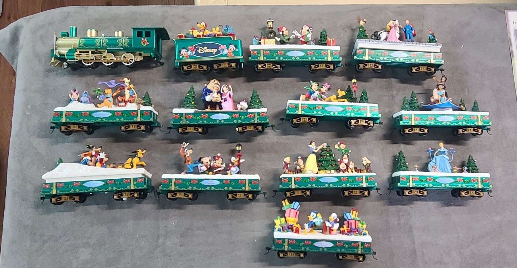HAWTHORNE VILLAGE Disney series including and 14 train cars