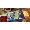 Image 3 : BAG OF TOWELS, PILLOWS AND BLANKETS