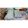 Image 4 : BAG OF TOWELS, PILLOWS AND BLANKETS