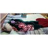 Image 7 : BAG OF TOWELS, PILLOWS AND BLANKETS