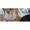 Image 2 : LAUNDRY HAMPERS AND BAR STOOL