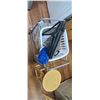 Image 5 : LAUNDRY HAMPERS AND BAR STOOL