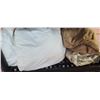 Image 4 : SHELVING UNIT WITH BLANKETS, DUVET, LINENS
